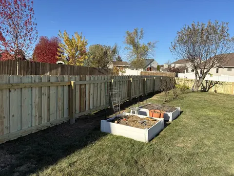 Wood privacy fence, viewed from the rail side