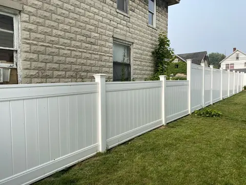 White privacy vinyl fencing