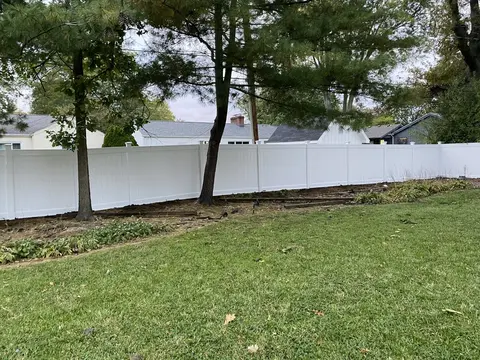White privacy vinyl fencing
