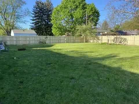 Wood privacy fence, viewed from the rail side