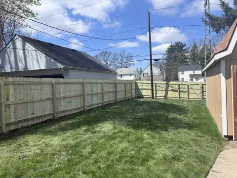 Wood privacy fence, viewed from the rail side