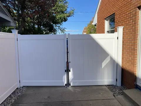 Vinyl double gate
