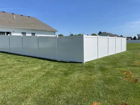 White privacy vinyl fencing
