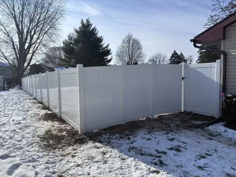 White privacy vinyl fencing