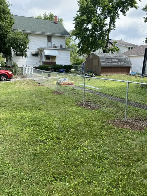 Silver-colored chain-link fencing