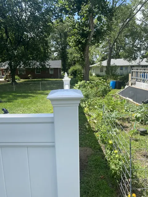 White privacy vinyl fencing