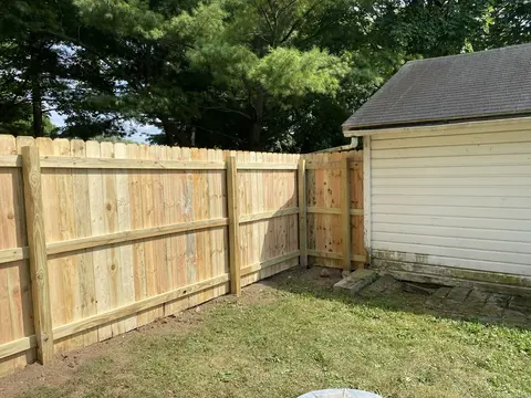 Wood privacy fencing