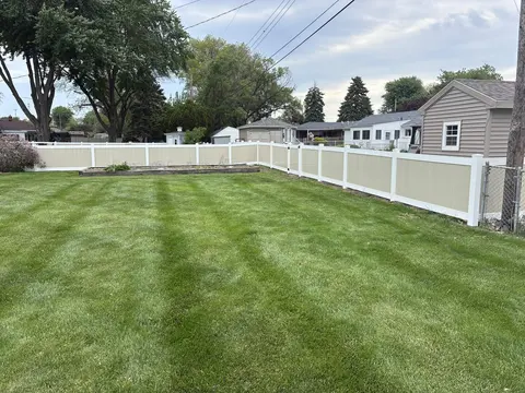 Two-Tone Vinyl · Garden