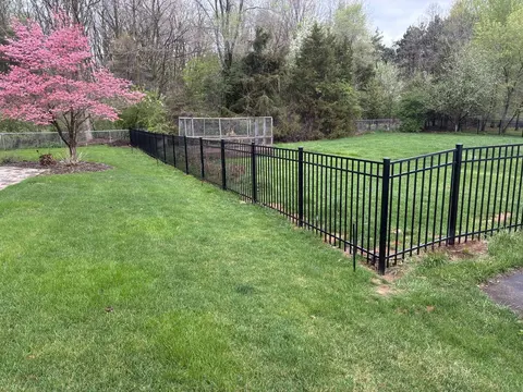 Flat-top ornamental metal fencing