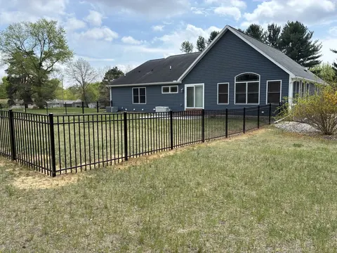 Flat-top ornamental metal fencing