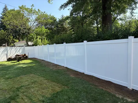 White privacy vinyl fencing