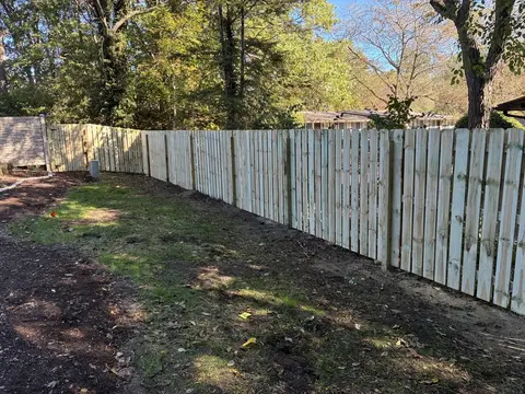 Shadowbox wood fencing