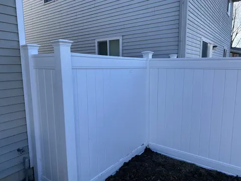 White privacy vinyl fencing