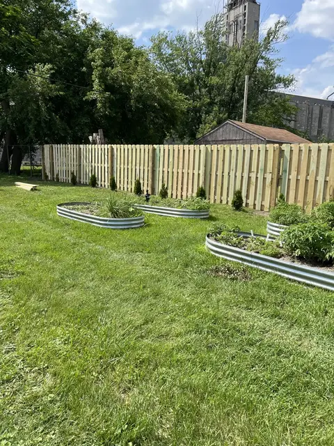 Shadowbox wood fencing