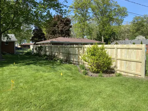 Wood privacy fence, viewed from the rail side