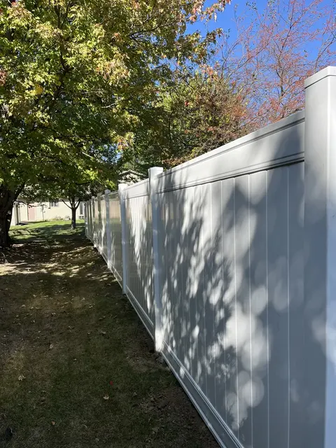 White privacy vinyl fencing