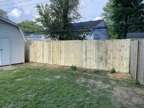 Wood privacy fencing