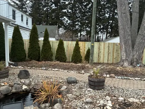 Wood privacy fencing