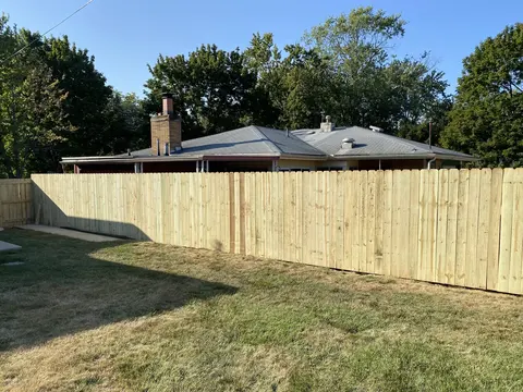 Wood privacy fencing