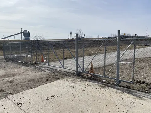 Chain-link double gate