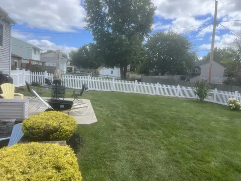 Vinyl picket fencing