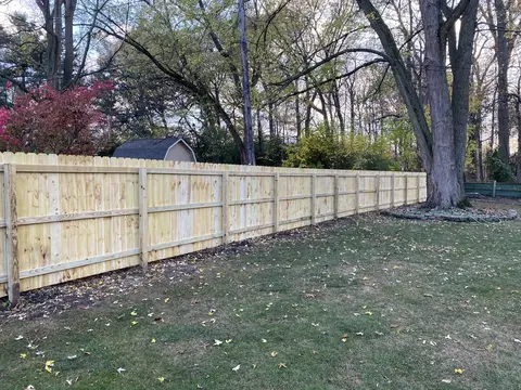Wood privacy fence, viewed from the rail side