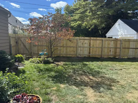 Wood privacy fencing