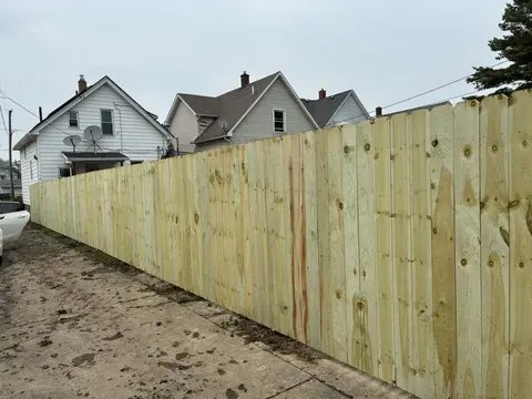 Wood privacy fencing