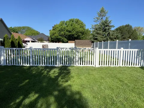 Vinyl picket fencing
