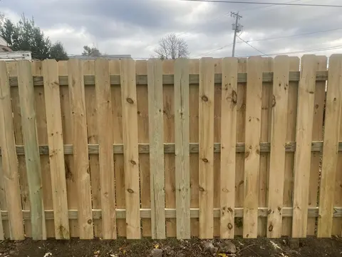 Shadowbox wood fencing