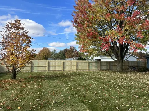 Wood privacy fence, viewed from the rail side